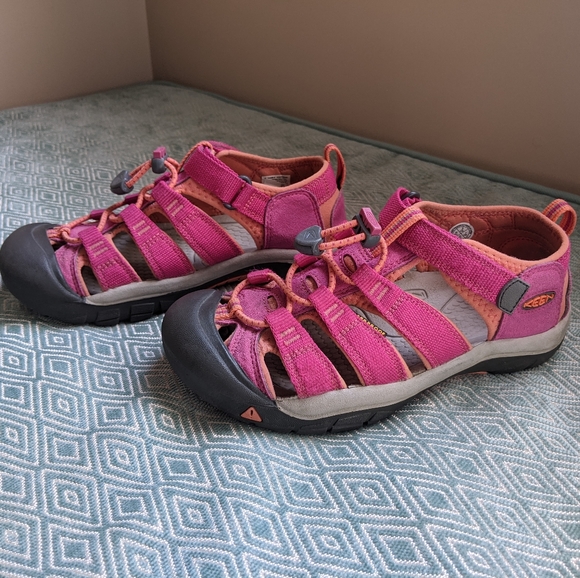 Keen Newport H2 Youth Sandals in Pink - Picture 2 of 13